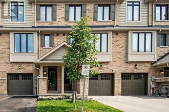 68 Esplanade Ln in Grimsby, ON - Building Photo - Building Photo