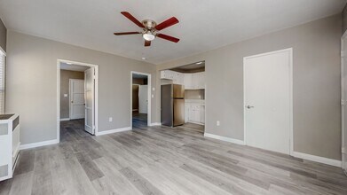 1000 N Sloan Ave in Compton, CA - Building Photo - Building Photo