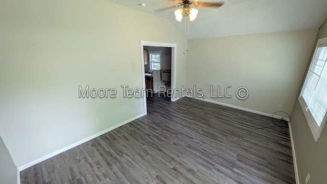 136 Sweetpea Ln in Hendersonville, NC - Building Photo - Building Photo