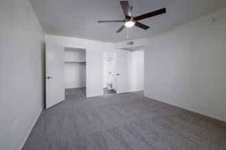 Pusch Ridge Apartment Homes in Oro Valley, AZ - Building Photo - Interior Photo