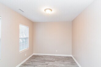 6805 Coventry Ridge Rd in Raleigh, NC - Foto de edificio - Building Photo