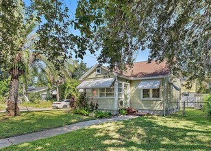 769 Kirkwood Terrace N in St. Petersburg, FL - Building Photo - Building Photo
