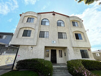 4452 W. 137th St in Hawthorne, CA - Foto de edificio - Building Photo