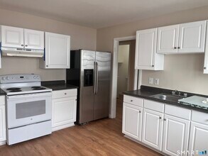 246 Elm St in West Haven, CT - Building Photo - Building Photo