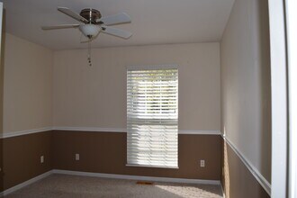 354 Birchwood Crossing Ln in Maryland Heights, MO - Building Photo - Building Photo