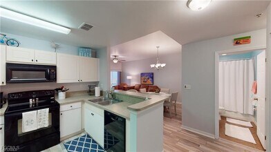 15433 Bellamar Cir in Ft. Myers, FL - Building Photo - Building Photo