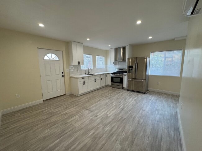 756 Harps St in San Fernando, CA - Building Photo - Building Photo