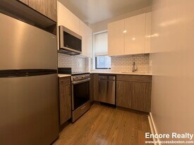 11 Peterborough St, Unit 11 in Boston, MA - Building Photo