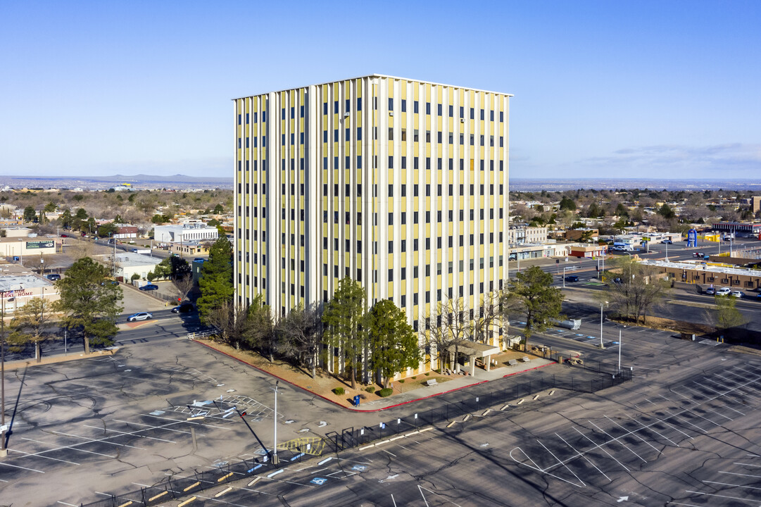 300 San Mateo Blvd NE in Albuquerque, NM - Foto de edificio