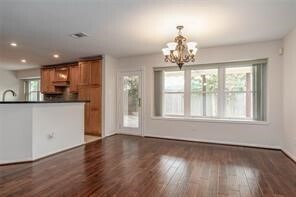 1850 Creek Dr in Houston, TX - Foto de edificio - Building Photo