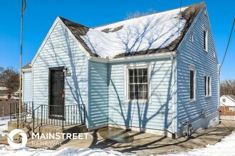 11512 Hackett St in Sugar Creek, MO - Building Photo - Building Photo