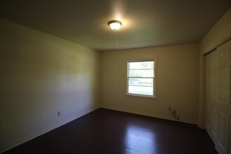 400 N Waldrip St in Grand Saline, TX - Building Photo - Building Photo