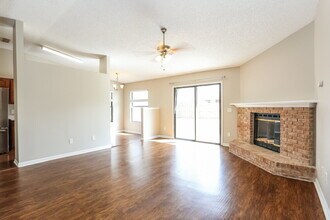 8134 Cumberland Gap Trail N in Jacksonville, FL - Foto de edificio - Building Photo