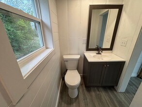 109 W 14th St in Eldon, MO - Building Photo - Building Photo