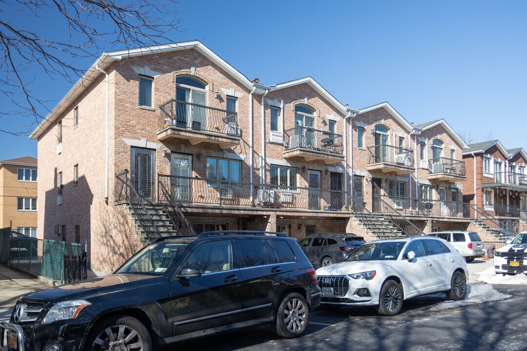 8732 Bay 16th St in Brooklyn, NY - Building Photo