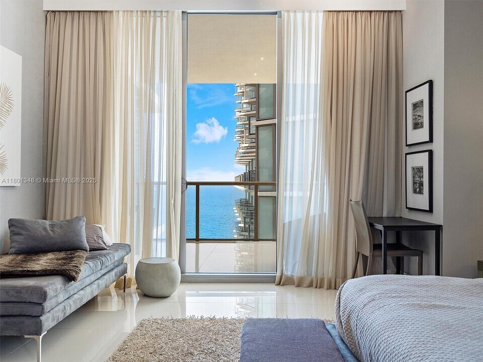 9705 Collins Ave, Unit 1804N in Bal Harbour, FL - Building Photo