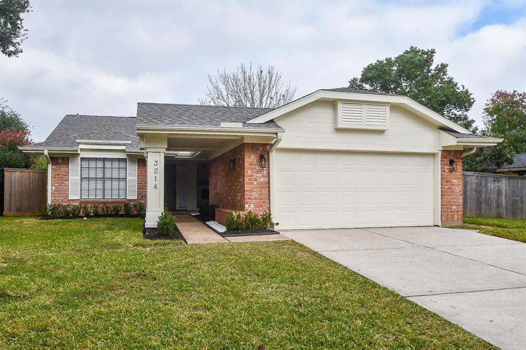 3214 Sturbridge Ln in Sugar Land, TX - Building Photo