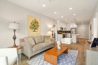 10 Essex St, Unit 301 in Cambridge, MA - Building Photo - Building Photo