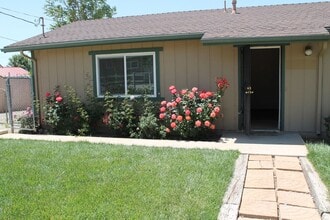 34634 Wildwood Canyon Rd in Yucaipa, CA - Building Photo - Building Photo