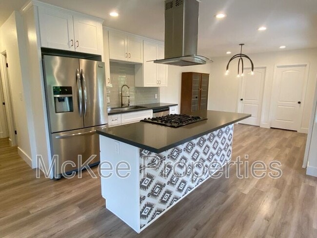 property at 4605 59th St