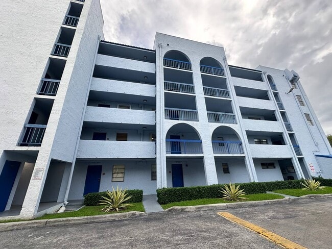 9440 Fontainebleau Blvd, Unit 109