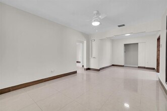 330-348 SW 48th Ave in Miami, FL - Building Photo - Building Photo