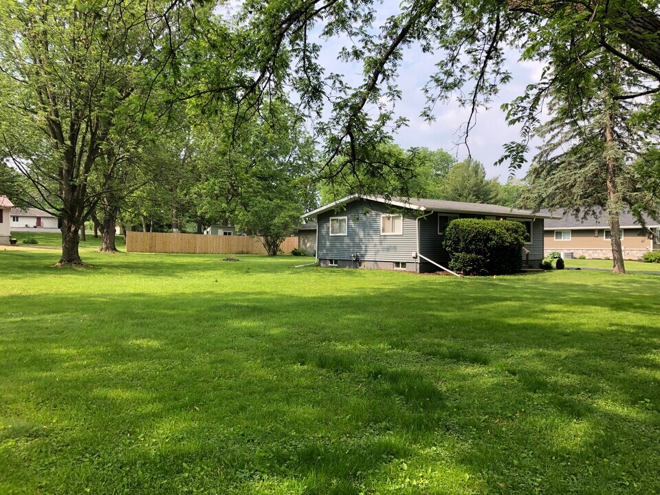 479 North St in Green Lake, WI - Foto de edificio