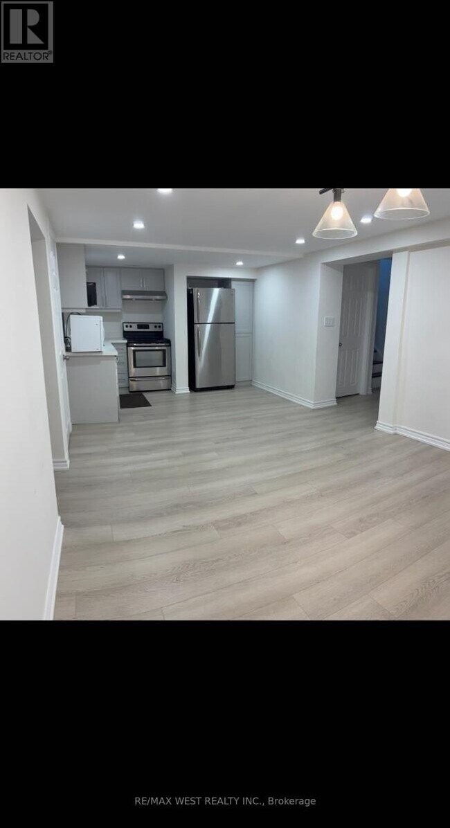 property at 37 River Rd