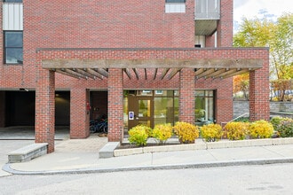 Langley Terrace in Newton, MA - Foto de edificio - Building Photo