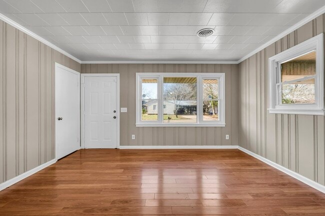 266 McHall Dr in Columbus, MS - Foto de edificio - Building Photo