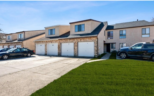 60 Sandra Rd, Unit 60 Sandra rd