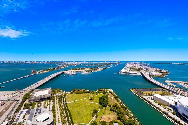 1000 Biscayne Blvd in Miami, FL - Building Photo - Building Photo