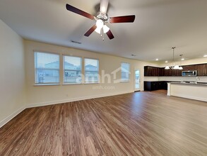 5216 Lake Maxwell Dr in Nashville, TN - Foto de edificio - Building Photo