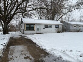 712 E 49th Ave in Gary, IN - Building Photo