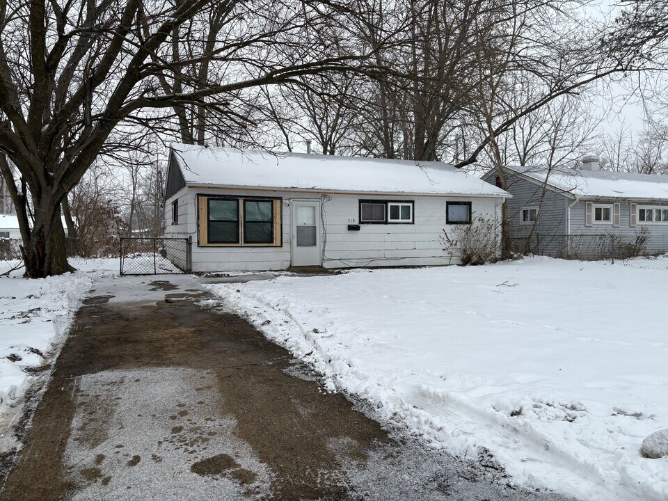 712 E 49th Ave in Gary, IN - Foto de edificio