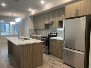 1308 Rutland Rd N in Kelowna, BC - Building Photo - Building Photo