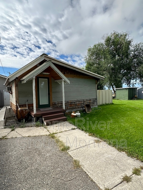 property at 6520 U.S. Highway 10 W