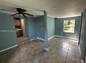 1588 NW 8th Ave in Homestead, FL - Building Photo - Building Photo