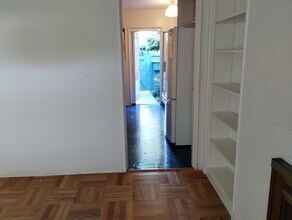 5273 Village Grn, Unit 5273 in Los Angeles, CA - Foto de edificio - Building Photo