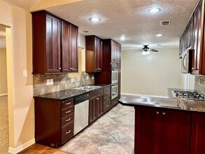 239 Ridgewood Dr in Spring, TX - Building Photo - Building Photo