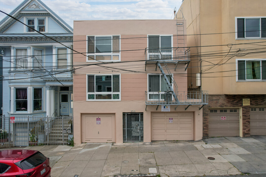 530 Bartlett St in San Francisco, CA - Building Photo