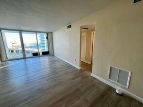 1865 79th Street Causeway in North Bay Village, FL - Building Photo - Building Photo