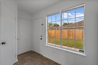 2106 Nettleton St in Houston, TX - Building Photo - Building Photo