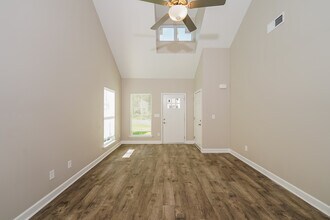 240 Willowridge Ln in Odenville, AL - Building Photo - Building Photo