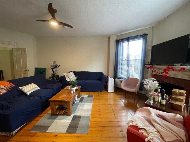 914 Beacon St in Boston, MA - Building Photo - Building Photo