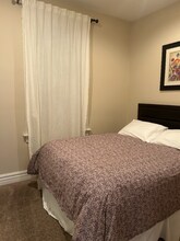 1916 W Roscoe St, Unit 1F in Chicago, IL - Building Photo - Building Photo