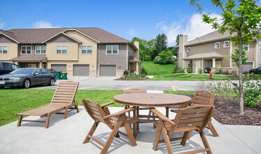 High Bluff Townhomes in Grafton, WI - Building Photo - Building Photo
