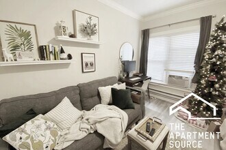 726 W Roscoe St in Chicago, IL - Foto de edificio - Building Photo