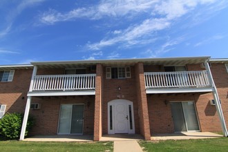 Maplewood in De Pere, WI - Foto de edificio - Building Photo