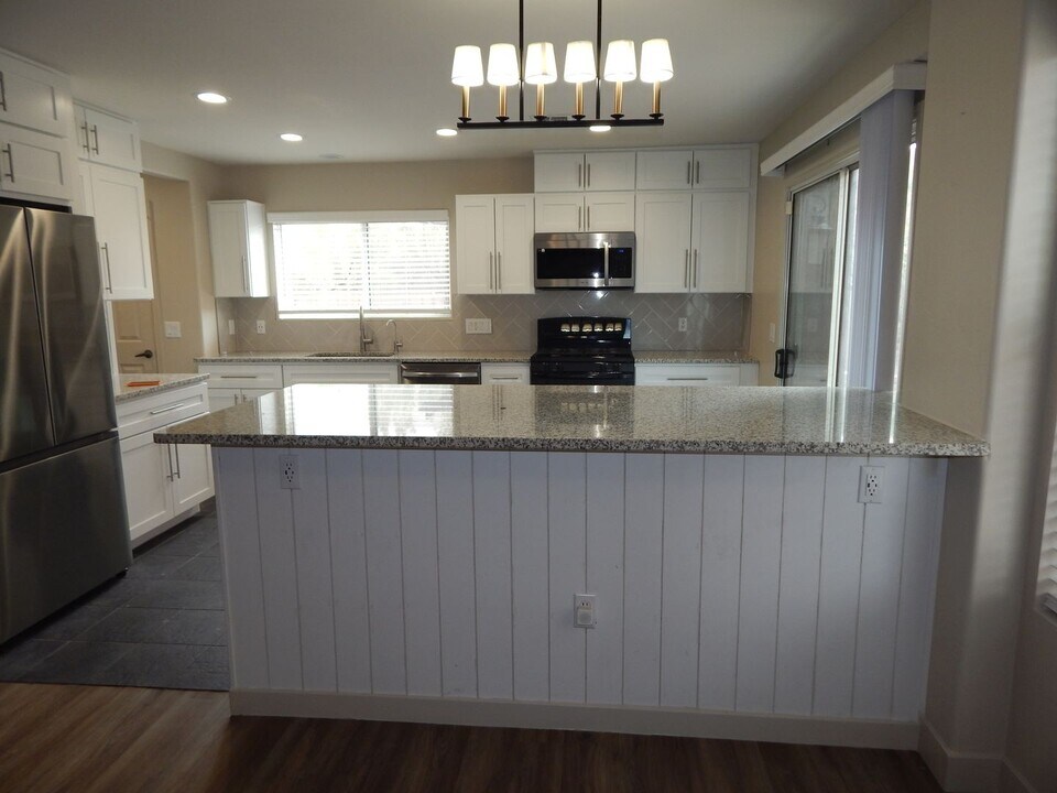 8070 E Senate St in Tucson, AZ - Building Photo